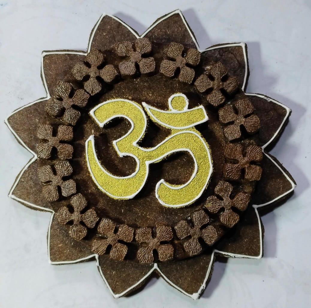 Organic Cow Dung Om Wall Art – Handmade Spiritual Interior Decor from West Bengal (Gomata Product)